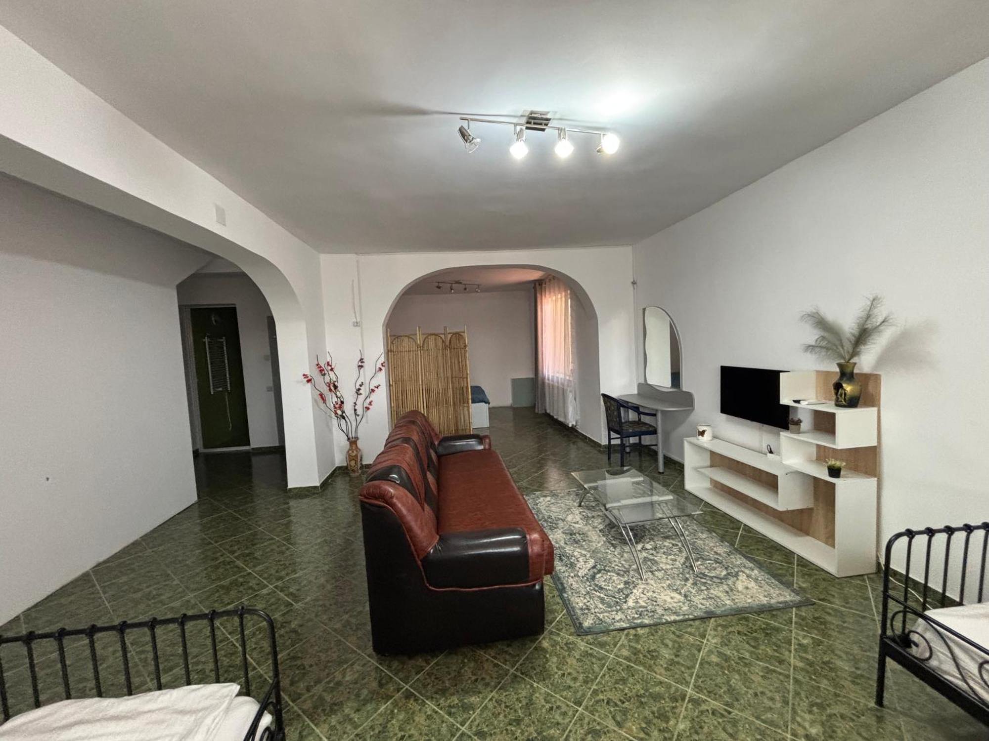 Hypnotic Villa Питещ Екстериор снимка